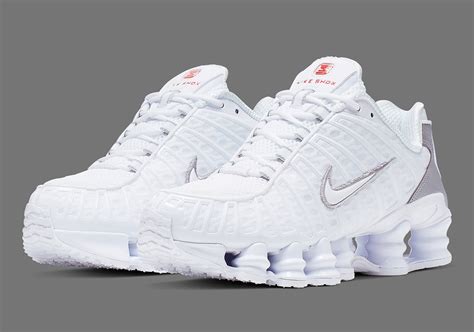 Weiße Nike Shox .